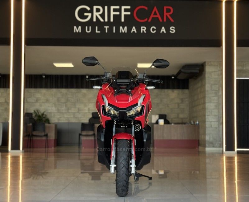 HONDA ADV 150 2023/2024 GRIFFCAR MULTIMARCAS DOIS IRMÃOS / Carros no Vale