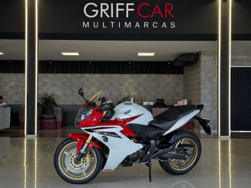 Honda Motos CBR 600F ABS 2013/2013 GRIFFCAR MULTIMARCAS DOIS IRMÃOS / Carros no Vale Honda Motos CBR 600F ABS 2013/2013 GRIFFCAR MULTIMARCAS DOIS IRMÃOS / Carros no Vale