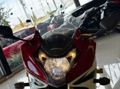 Honda Motos CBR 600F ABS 2013/2013 GRIFFCAR MULTIMARCAS DOIS IRMÃOS / Carros no Vale