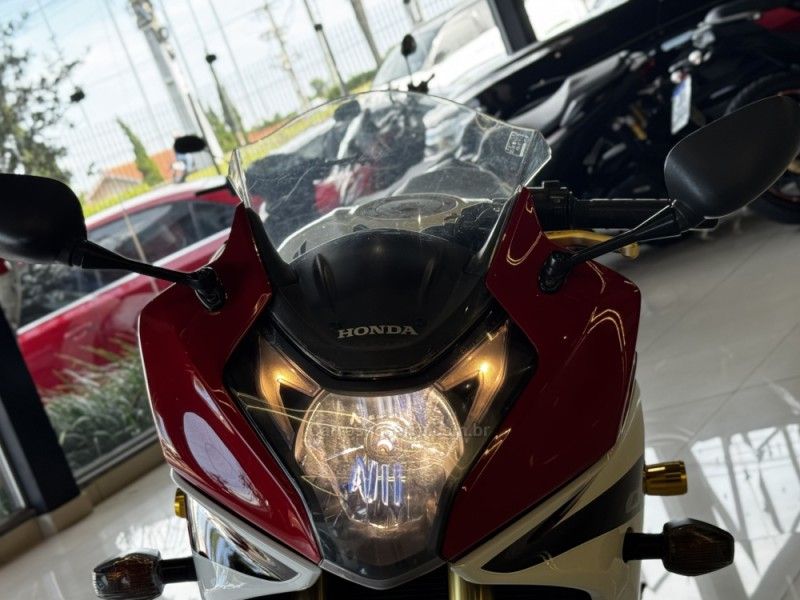 Honda Motos CBR 600F ABS 2013/2013 GRIFFCAR MULTIMARCAS DOIS IRMÃOS / Carros no Vale Honda Motos CBR 600F ABS 2013/2013 GRIFFCAR MULTIMARCAS DOIS IRMÃOS / Carros no Vale