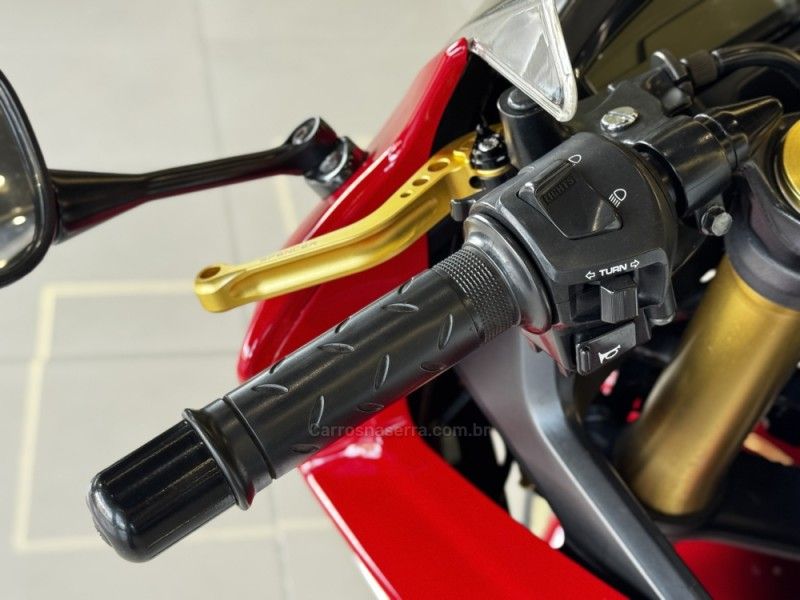 Honda Motos CBR 600F ABS 2013/2013 GRIFFCAR MULTIMARCAS DOIS IRMÃOS / Carros no Vale Honda Motos CBR 600F ABS 2013/2013 GRIFFCAR MULTIMARCAS DOIS IRMÃOS / Carros no Vale