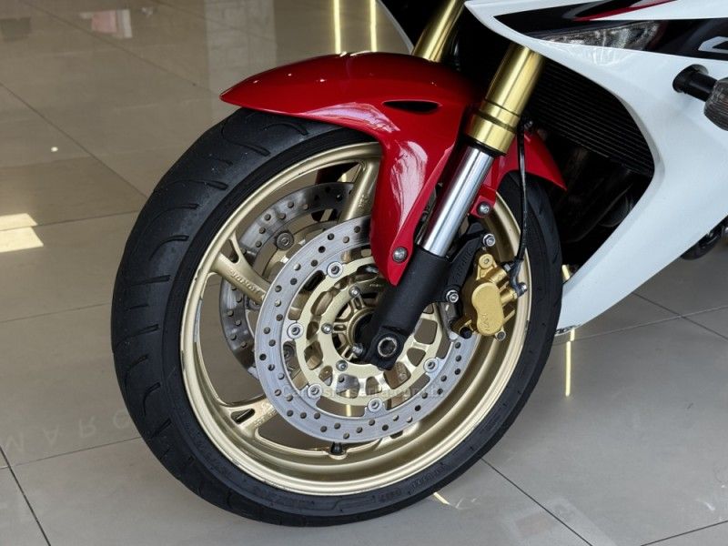 Honda Motos CBR 600F ABS 2013/2013 GRIFFCAR MULTIMARCAS DOIS IRMÃOS / Carros no Vale Honda Motos CBR 600F ABS 2013/2013 GRIFFCAR MULTIMARCAS DOIS IRMÃOS / Carros no Vale