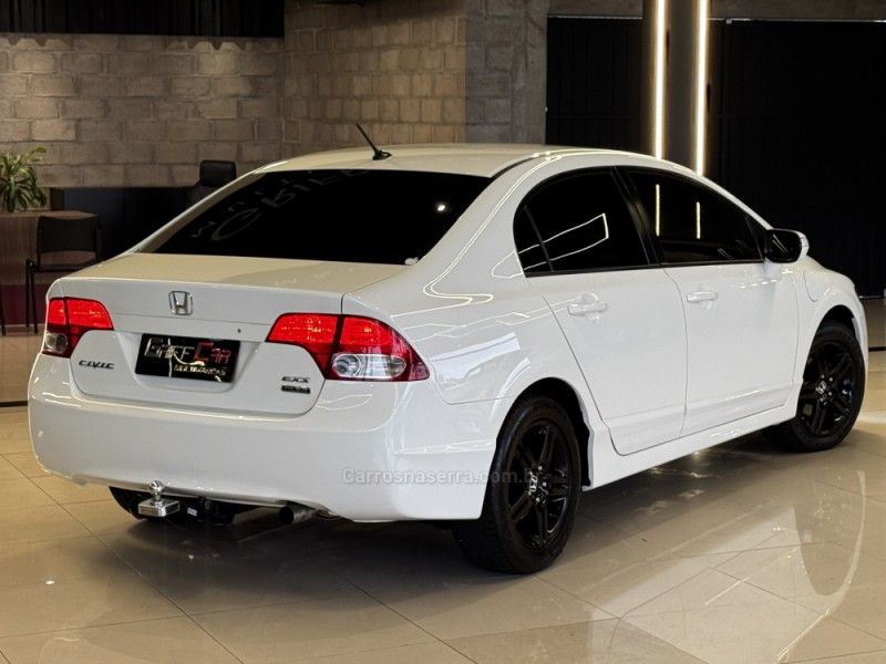 HONDA CIVIC 1.8 EXS 16V 2009/2010 GRIFFCAR MULTIMARCAS DOIS IRMÃOS / Carros no Vale