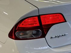 HONDA CIVIC 1.8 EXS 16V 2009/2010 GRIFFCAR MULTIMARCAS DOIS IRMÃOS / Carros no Vale