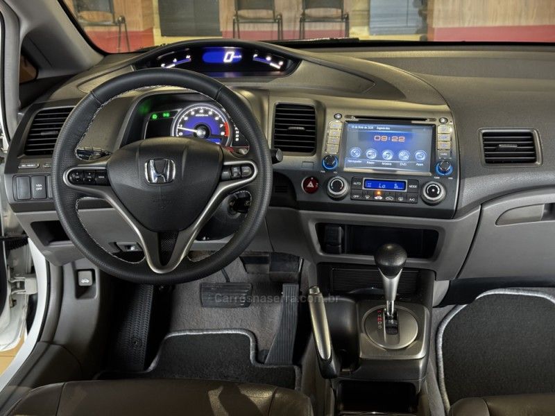 HONDA CIVIC 1.8 EXS 16V 2009/2010 GRIFFCAR MULTIMARCAS DOIS IRMÃOS / Carros no Vale
