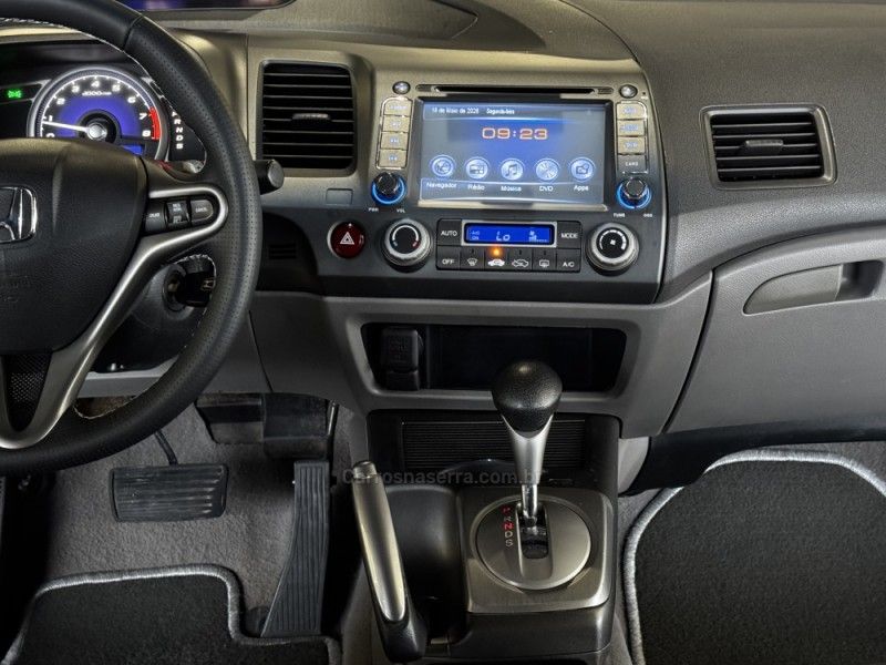 HONDA CIVIC 1.8 EXS 16V 2009/2010 GRIFFCAR MULTIMARCAS DOIS IRMÃOS / Carros no Vale