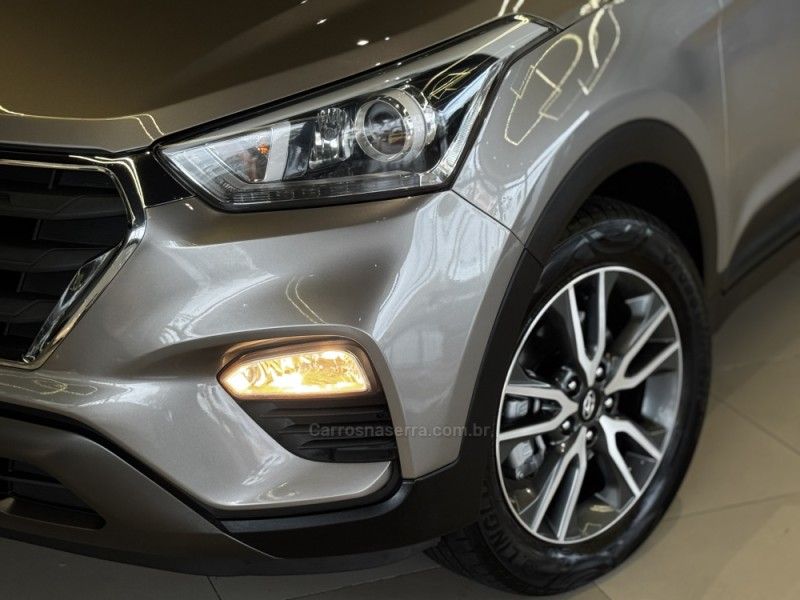 HYUNDAI CRETA 2.0 16V PRESTIGE 2017/2017 GRIFFCAR MULTIMARCAS DOIS IRMÃOS / Carros no Vale
