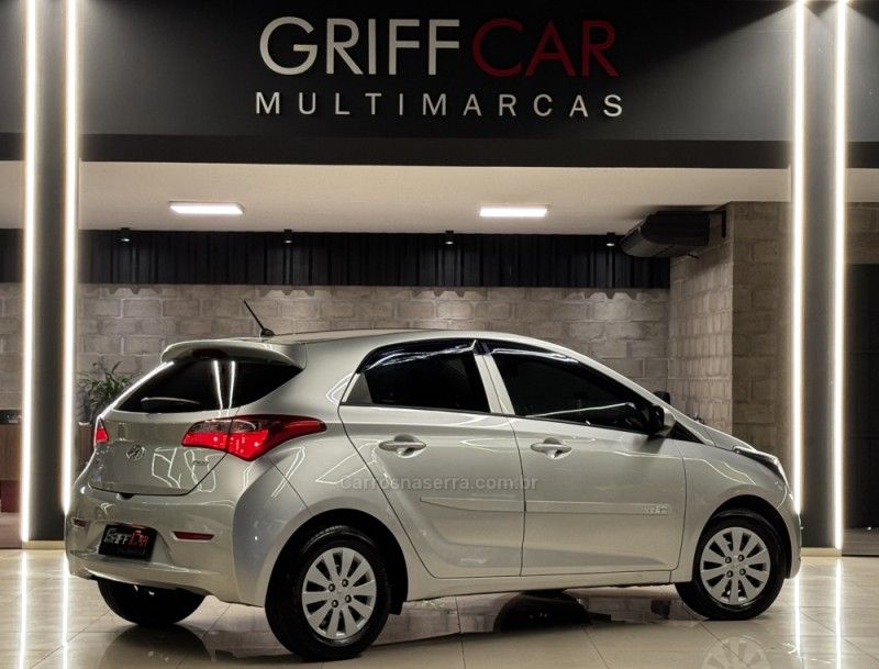 HYUNDAI HB20 1.0 COMFORT 12V 2014/2015 GRIFFCAR MULTIMARCAS DOIS IRMÃOS / Carros no Vale HYUNDAI HB20 1.0 COMFORT 12V 2014/2015 GRIFFCAR MULTIMARCAS DOIS IRMÃOS / Carros no Vale