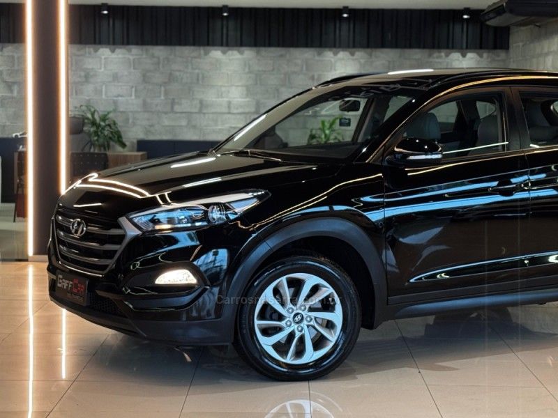 HYUNDAI TUCSON 1.6 GLS TURBO 2020/2021 GRIFFCAR MULTIMARCAS DOIS IRMÃOS / Carros no Vale