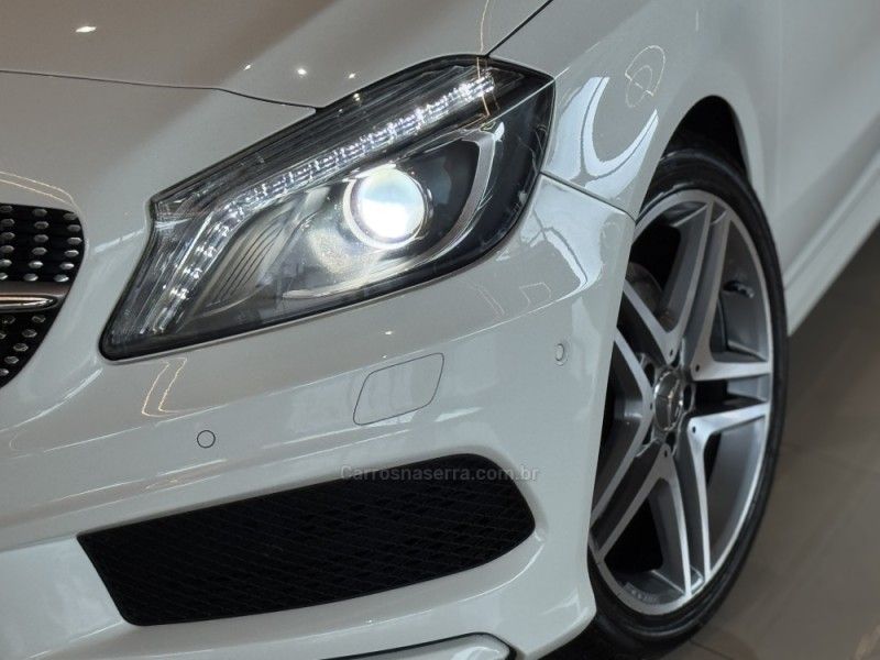 MERCEDES-BENZ A 250 2.0 SPORT TURBO AUTOMATIZADO 2014/2014 GRIFFCAR MULTIMARCAS DOIS IRMÃOS / Carros no Vale MERCEDES-BENZ A 250 2.0 SPORT TURBO AUTOMATIZADO 2014/2014 GRIFFCAR MULTIMARCAS DOIS IRMÃOS / Carros no Vale