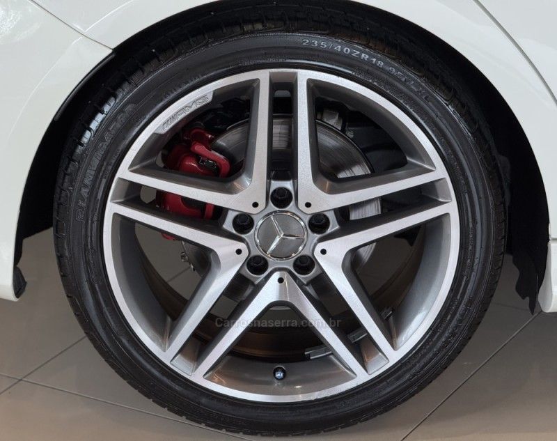 MERCEDES-BENZ A 250 2.0 SPORT TURBO AUTOMATIZADO 2014/2014 GRIFFCAR MULTIMARCAS DOIS IRMÃOS / Carros no Vale
