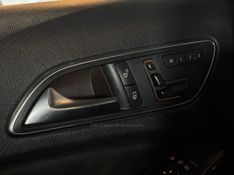 MERCEDES-BENZ A 250 2.0 SPORT TURBO AUTOMATIZADO 2014/2014 GRIFFCAR MULTIMARCAS DOIS IRMÃOS / Carros no Vale