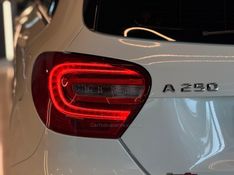 MERCEDES-BENZ A 250 2.0 SPORT TURBO AUTOMATIZADO 2014/2014 GRIFFCAR MULTIMARCAS DOIS IRMÃOS / Carros no Vale