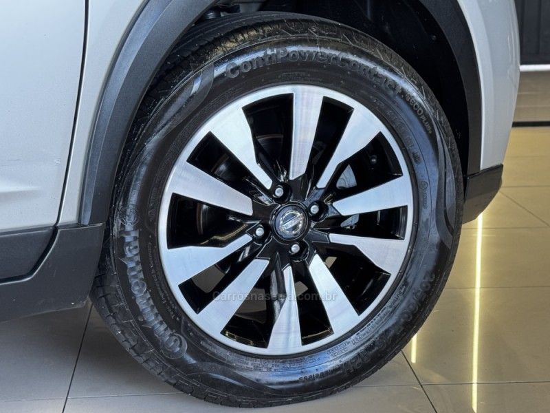 NISSAN KICKS 1.6 16V S XTRONIC 2018/2018 GRIFFCAR MULTIMARCAS DOIS IRMÃOS / Carros no Vale NISSAN KICKS 1.6 16V S XTRONIC 2018/2018 GRIFFCAR MULTIMARCAS DOIS IRMÃOS / Carros no Vale