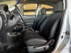 NISSAN VERSA 1.6 16V SL 2013/2013 GRIFFCAR MULTIMARCAS DOIS IRMÃOS / Carros no Vale