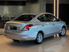 NISSAN VERSA 1.6 16V SL 2013/2013 GRIFFCAR MULTIMARCAS DOIS IRMÃOS / Carros no Vale