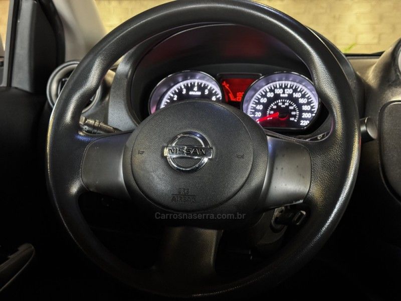 NISSAN VERSA 1.6 16V SL 2013/2013 GRIFFCAR MULTIMARCAS DOIS IRMÃOS / Carros no Vale NISSAN VERSA 1.6 16V SL 2013/2013 GRIFFCAR MULTIMARCAS DOIS IRMÃOS / Carros no Vale