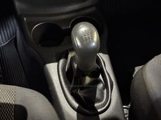 NISSAN VERSA 1.6 16V SL 2013/2013 GRIFFCAR MULTIMARCAS DOIS IRMÃOS / Carros no Vale
