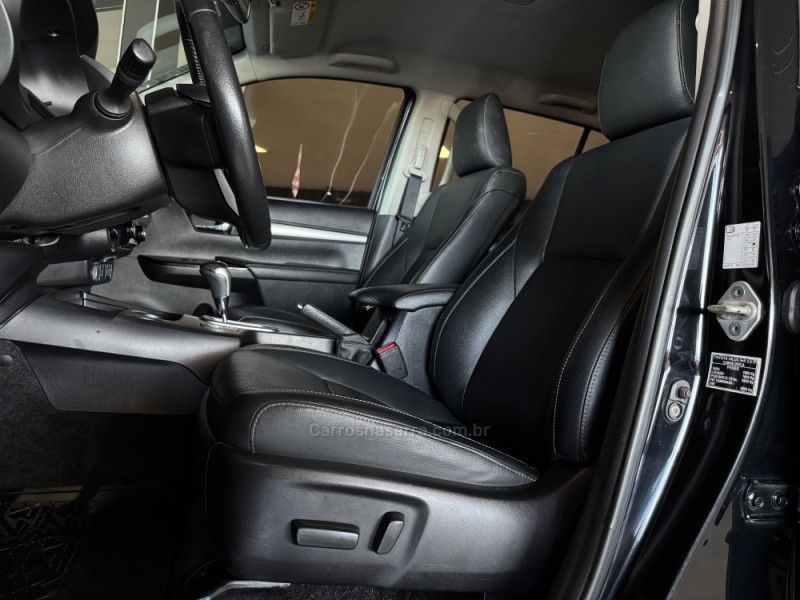 TOYOTA HILUX 2.8 SRX 4X4 CD 16V 2021/2021 GRIFFCAR MULTIMARCAS DOIS IRMÃOS / Carros no Vale TOYOTA HILUX 2.8 SRX 4X4 CD 16V 2021/2021 GRIFFCAR MULTIMARCAS DOIS IRMÃOS / Carros no Vale