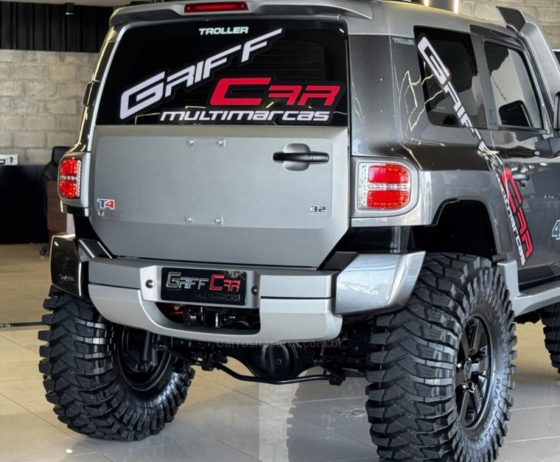 TROLLER T4 3.2 XLT 4X4 20V TURBO INTERCOOLER 2018/2019 GRIFFCAR MULTIMARCAS DOIS IRMÃOS / Carros no Vale