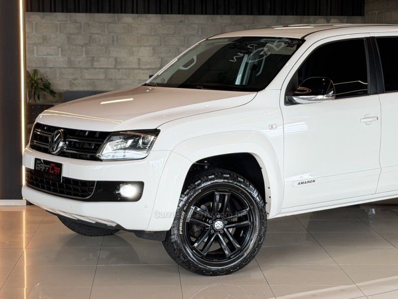 VOLKSWAGEN AMAROK 2.0 HIGHLINE 4X4 CD 16V TURBO INTERCOOLER 2015/2015 GRIFFCAR MULTIMARCAS DOIS IRMÃOS / Carros no Vale