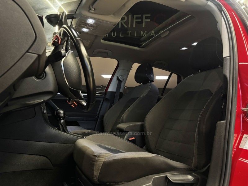 VOLKSWAGEN GOLF 1.4 TSI HIGHLINE 16V 2014/2014 GRIFFCAR MULTIMARCAS DOIS IRMÃOS / Carros no Vale VOLKSWAGEN GOLF 1.4 TSI HIGHLINE 16V 2014/2014 GRIFFCAR MULTIMARCAS DOIS IRMÃOS / Carros no Vale