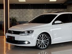 VOLKSWAGEN JETTA 2.0 TSI HIGHLINE 200CV TIPTRONIC 2012/2013 GRIFFCAR MULTIMARCAS DOIS IRMÃOS / Carros no Vale