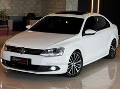 VOLKSWAGEN JETTA 2.0 TSI HIGHLINE 200CV TIPTRONIC 2012/2013 GRIFFCAR MULTIMARCAS DOIS IRMÃOS / Carros no Vale