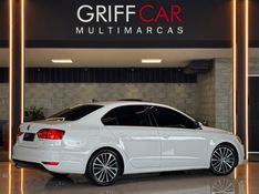 VOLKSWAGEN JETTA 2.0 TSI HIGHLINE 200CV TIPTRONIC 2012/2013 GRIFFCAR MULTIMARCAS DOIS IRMÃOS / Carros no Vale