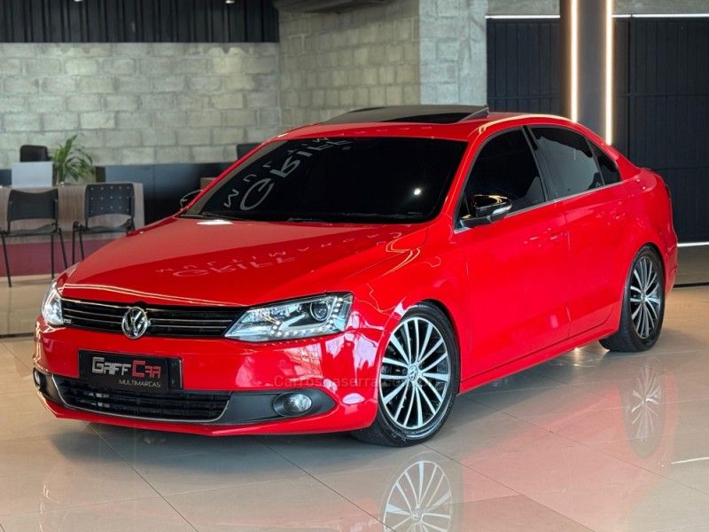 VOLKSWAGEN JETTA 2.0 TSI HIGHLINE 211CV DSG 2014/2014 GRIFFCAR MULTIMARCAS DOIS IRMÃOS / Carros no Vale VOLKSWAGEN JETTA 2.0 TSI HIGHLINE 211CV DSG 2014/2014 GRIFFCAR MULTIMARCAS DOIS IRMÃOS / Carros no Vale