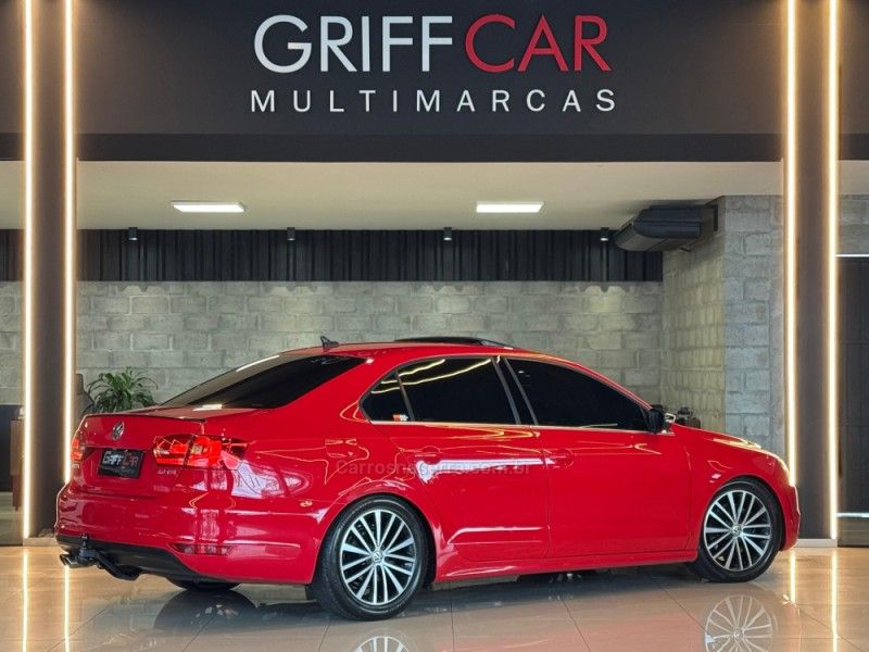 VOLKSWAGEN JETTA 2.0 TSI HIGHLINE 211CV DSG 2014/2014 GRIFFCAR MULTIMARCAS DOIS IRMÃOS / Carros no Vale VOLKSWAGEN JETTA 2.0 TSI HIGHLINE 211CV DSG 2014/2014 GRIFFCAR MULTIMARCAS DOIS IRMÃOS / Carros no Vale