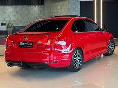 VOLKSWAGEN JETTA 2.0 TSI HIGHLINE 211CV DSG 2014/2014 GRIFFCAR MULTIMARCAS DOIS IRMÃOS / Carros no Vale