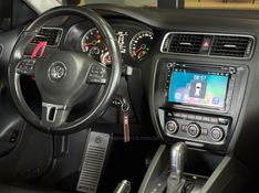 VOLKSWAGEN JETTA 2.0 TSI HIGHLINE 211CV DSG 2014/2014 GRIFFCAR MULTIMARCAS DOIS IRMÃOS / Carros no Vale