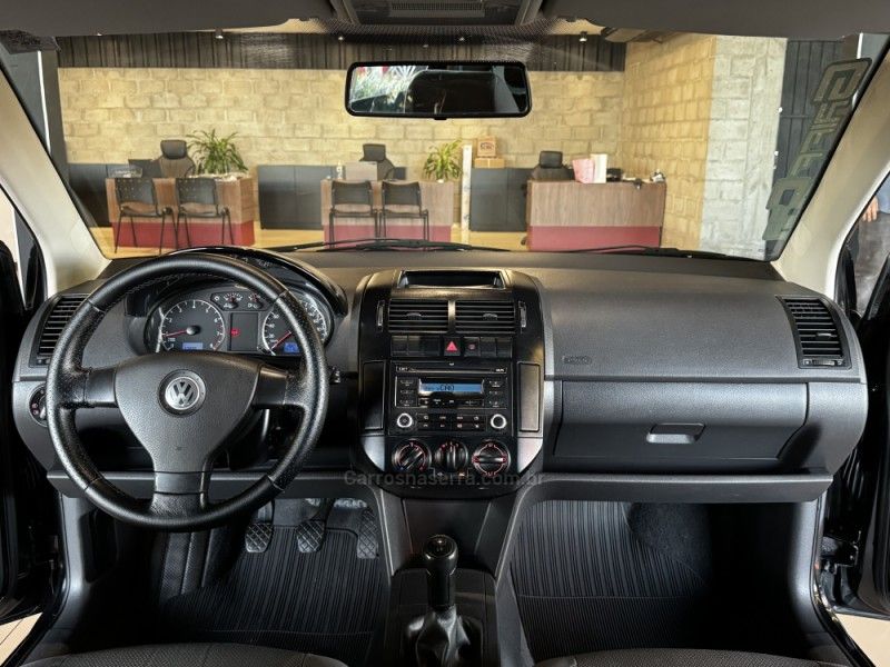 VOLKSWAGEN POLO 1.6 MI 8V 2009/2010 GRIFFCAR MULTIMARCAS DOIS IRMÃOS / Carros no Vale