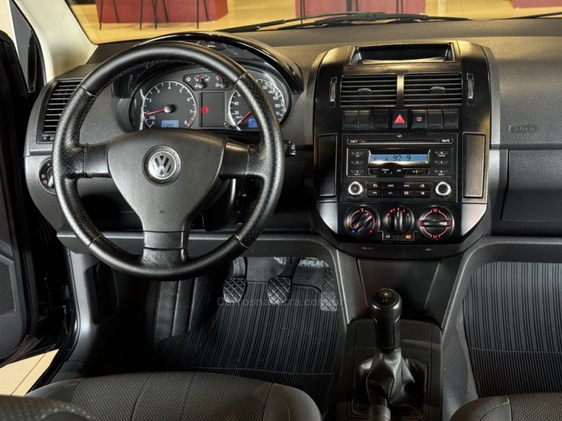 VOLKSWAGEN POLO 1.6 MI 8V 2009/2010 GRIFFCAR MULTIMARCAS DOIS IRMÃOS / Carros no Vale