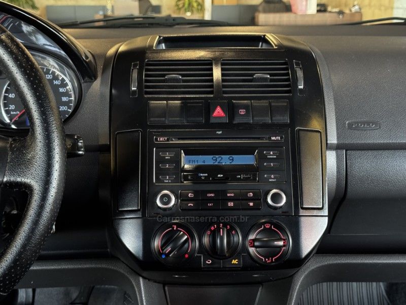 VOLKSWAGEN POLO 1.6 MI 8V 2009/2010 GRIFFCAR MULTIMARCAS DOIS IRMÃOS / Carros no Vale