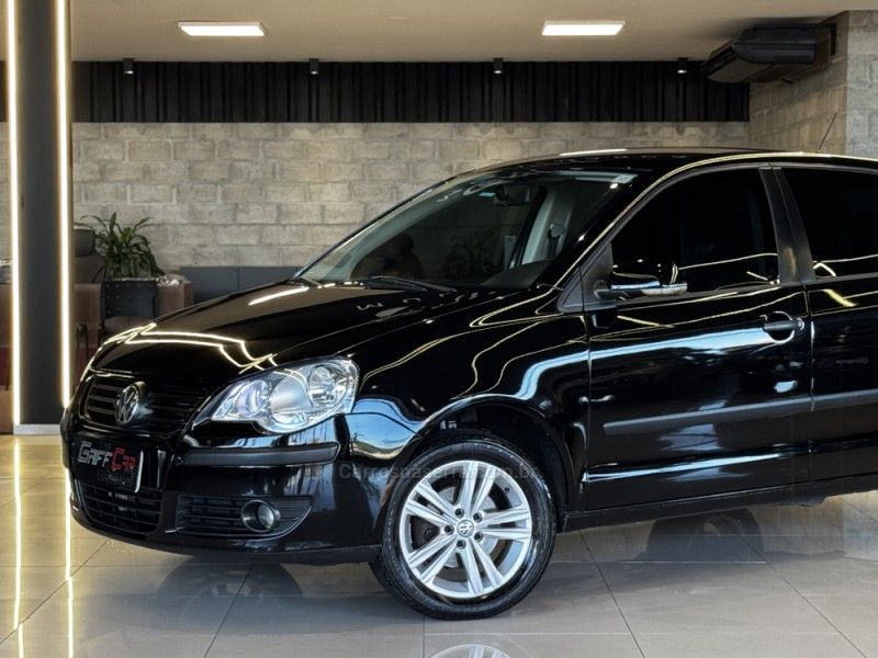 VOLKSWAGEN POLO 1.6 MI 8V 2009/2010 GRIFFCAR MULTIMARCAS DOIS IRMÃOS / Carros no Vale