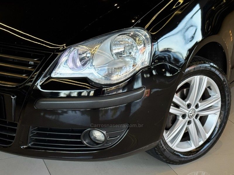 VOLKSWAGEN POLO 1.6 MI 8V 2009/2010 GRIFFCAR MULTIMARCAS DOIS IRMÃOS / Carros no Vale