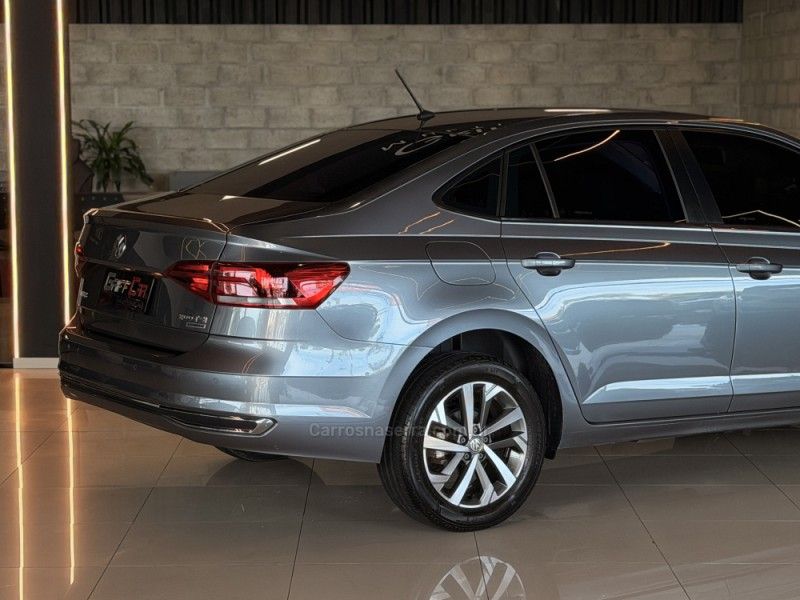 VOLKSWAGEN VIRTUS 1.0 200 TSI HIGHLINE 2018/2019 GRIFFCAR MULTIMARCAS DOIS IRMÃOS / Carros no Vale