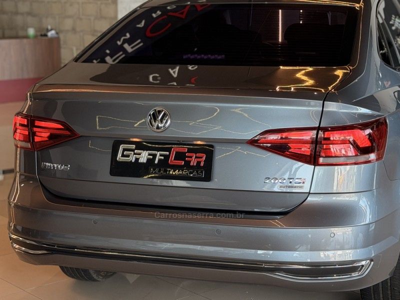 VOLKSWAGEN VIRTUS 1.0 200 TSI HIGHLINE 2018/2019 GRIFFCAR MULTIMARCAS DOIS IRMÃOS / Carros no Vale