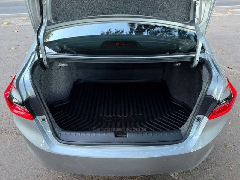 HONDA CITY 1.5 SEDAN TOURING 16V 2022/2022 KASPER VEÍCULOS DOIS IRMÃOS / Carros no Vale