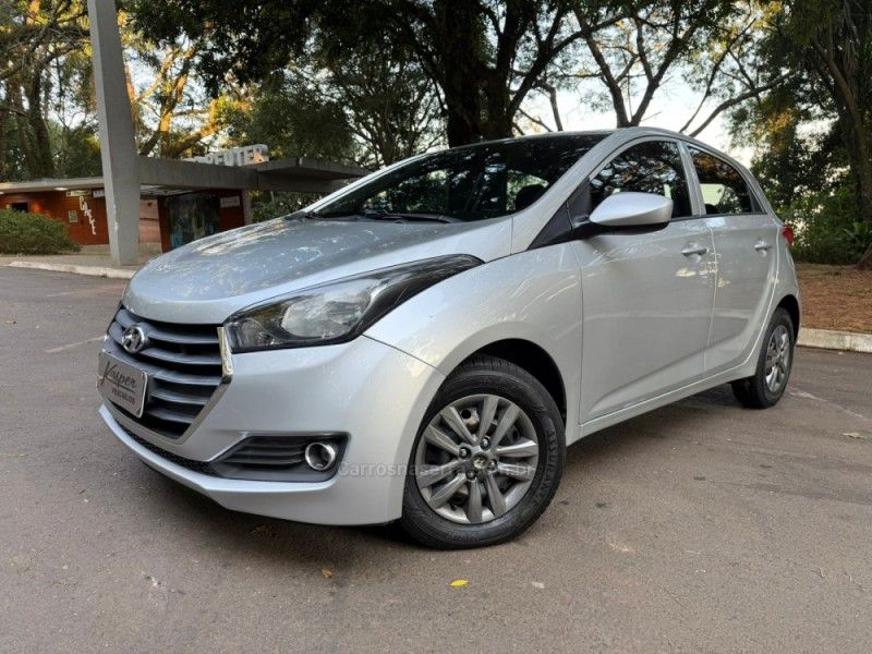 HYUNDAI HB20 1.0 COMFORT 12V 2017/2018 KASPER VEÍCULOS DOIS IRMÃOS / Carros no Vale