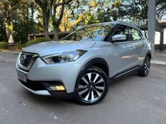 NISSAN KICKS 1.6 16V SV XTRONIC 2017/2018 KASPER VEÍCULOS DOIS IRMÃOS / Carros no Vale