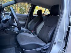 NISSAN KICKS 1.6 16V SV XTRONIC 2017/2018 KASPER VEÍCULOS DOIS IRMÃOS / Carros no Vale