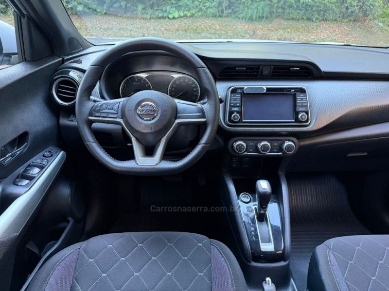 NISSAN KICKS 1.6 16V SV XTRONIC 2017/2018 KASPER VEÍCULOS DOIS IRMÃOS / Carros no Vale