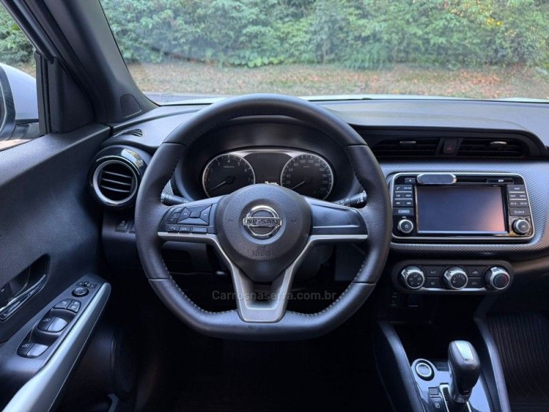 NISSAN KICKS 1.6 16V SV XTRONIC 2017/2018 KASPER VEÍCULOS DOIS IRMÃOS / Carros no Vale