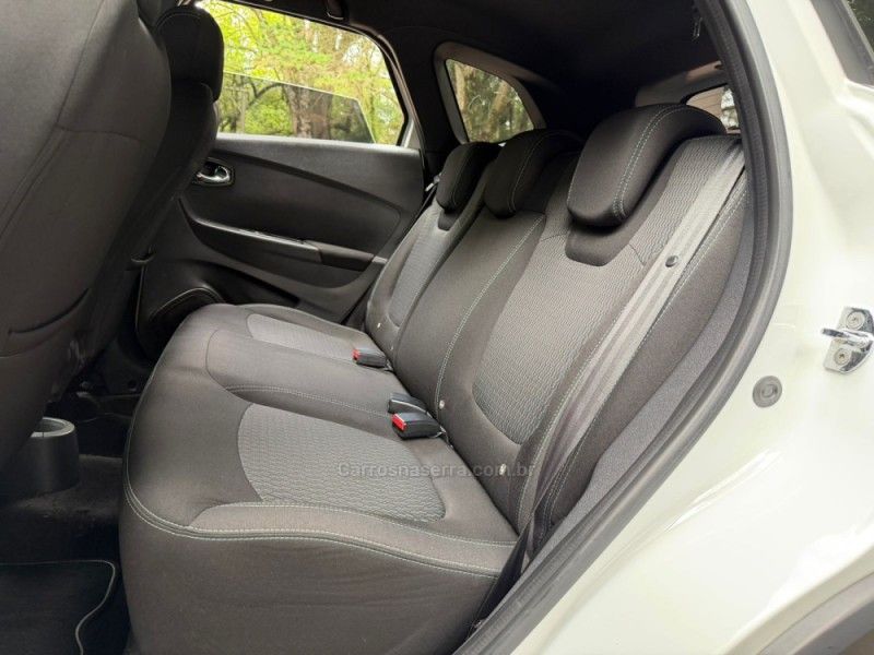 RENAULT CAPTUR 1.6 LIFE 16V 2019/2020 KASPER VEÍCULOS DOIS IRMÃOS / Carros no Vale