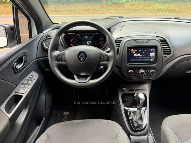 RENAULT CAPTUR 1.6 LIFE 16V 2019/2020 KASPER VEÍCULOS DOIS IRMÃOS / Carros no Vale