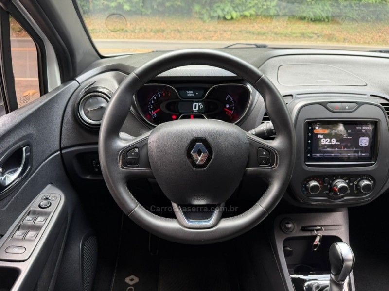 RENAULT CAPTUR 1.6 LIFE 16V 2019/2020 KASPER VEÍCULOS DOIS IRMÃOS / Carros no Vale