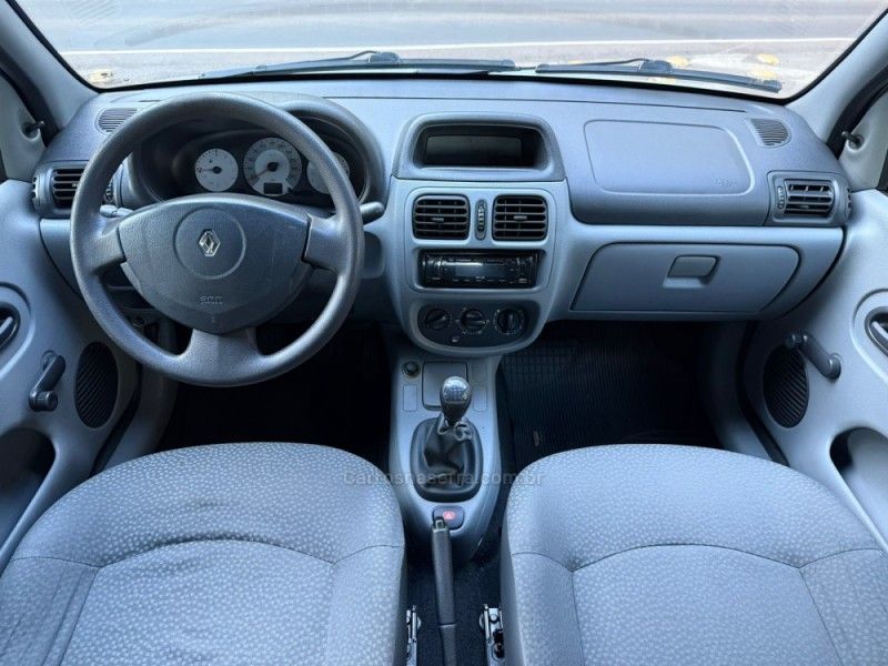 RENAULT CLIO 1.6 AUTHENTIQUE SEDAN 16V 2008/2008 KASPER VEÍCULOS DOIS IRMÃOS / Carros no Vale